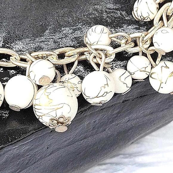 Vintage Silver Faux Pearl Cluster Gold Drizzle Timeless Bauble Necklace Set - Picture 10 of 10